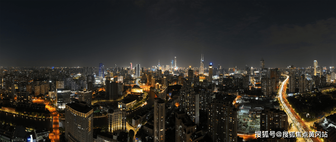 上海 春日樱花与繁华夜景交织的旅游天堂